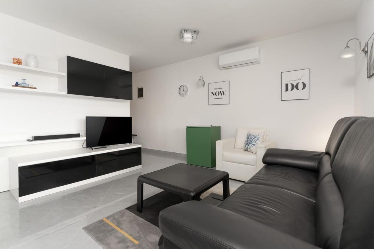 Apartment Sky By Seeadria Agency Novigrad Istria Kültér fotó