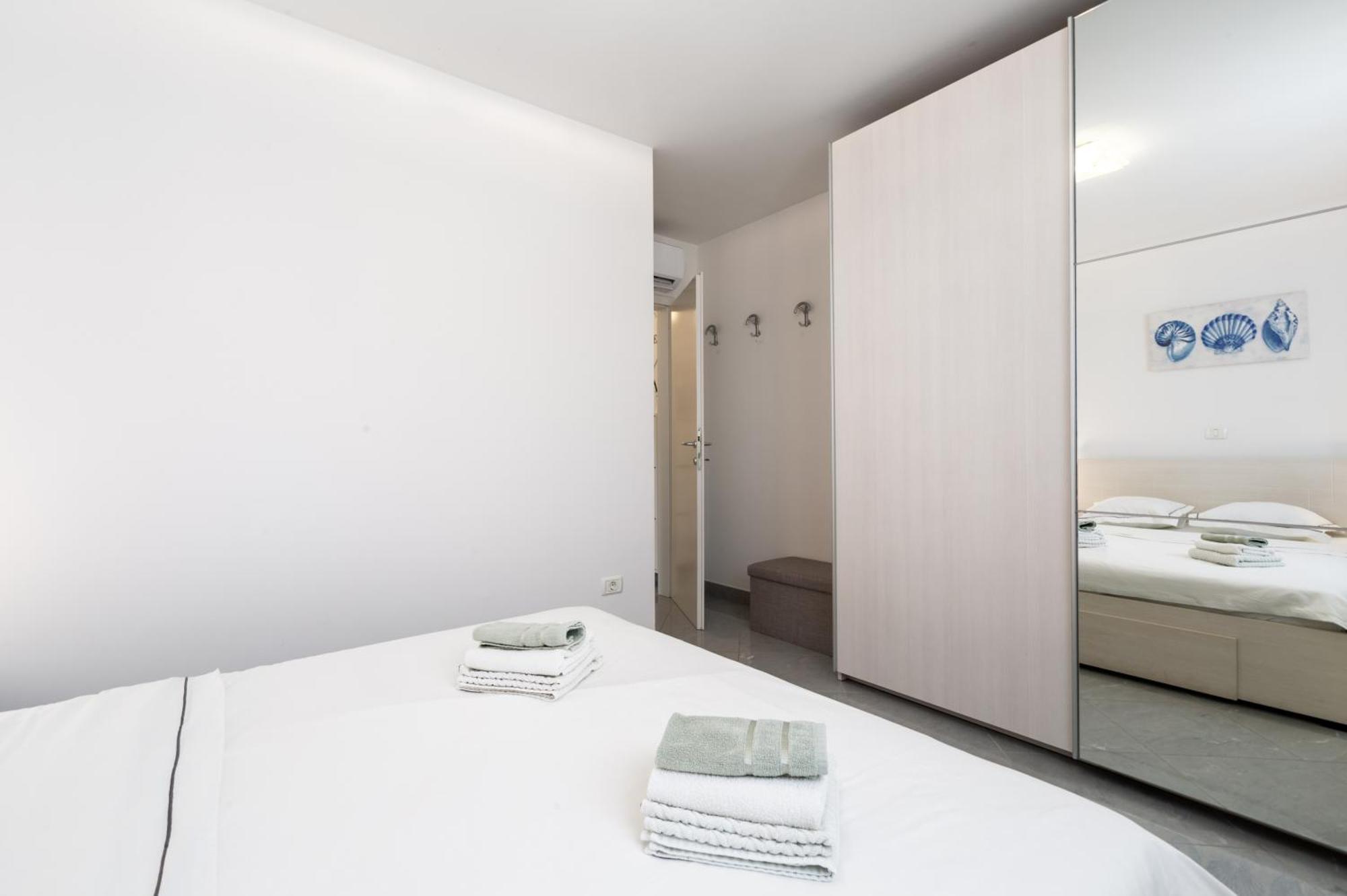 Apartment Sky By Seeadria Agency Novigrad Istria Kültér fotó